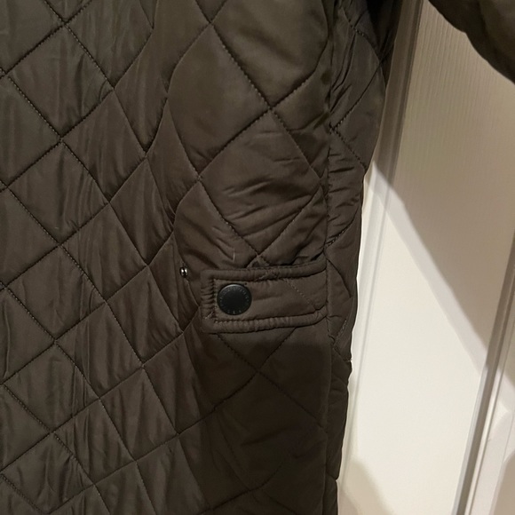Men’s Barbour quilted leather trimmed jacket - Picture 12 of 16